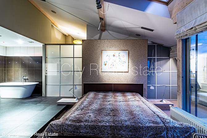 Фасадный дом, реновированный дом, вход с улицы, лифт, терасса, окна выходят в обе Рига - изображение 19