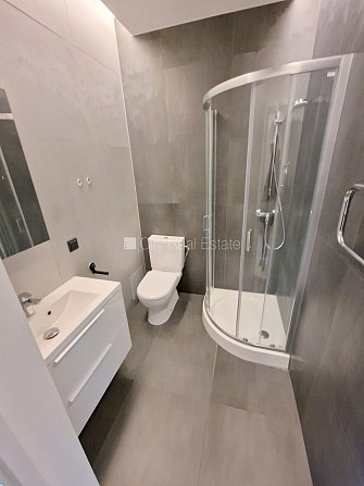 Фасадный дом, реновированный дом, закрытый двор, вход с улицы и со двора, лифт, Рига - изображение 10