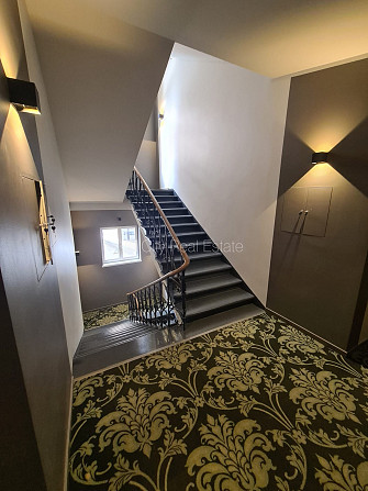 Фасадный дом, реновированный дом, закрытый двор, вход с улицы и со двора, лифт, Рига - изображение 16