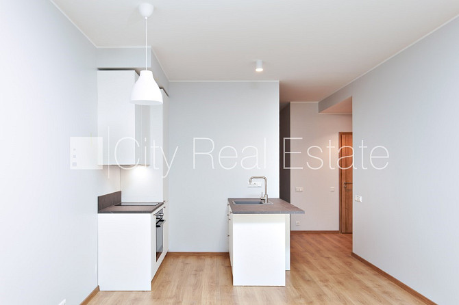 Renovēta māja, apsaimniekošanas maksa mēnesī 91,74 EUR, labiekārtots apzaļumots pagalms, Rīga - foto 3