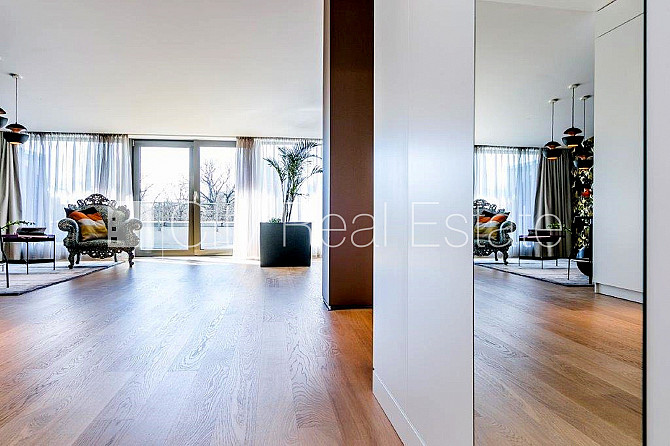 Фасадный дом, реновированный дом, благоустроенная озеленённая территория, Рига - изображение 8