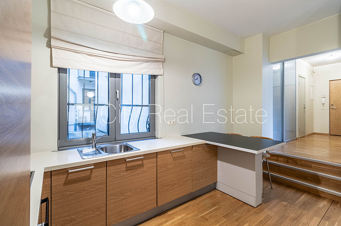 Projekts - Kalpaka Residence, renovēta māja, iežogota teritorija, ieeja no ielas, ir lifts, Rīga - foto 4