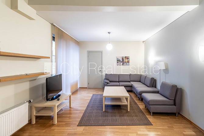 Projekts - Kalpaka Residence, renovēta māja, iežogota teritorija, ieeja no ielas, ir lifts, Rīga - foto 1