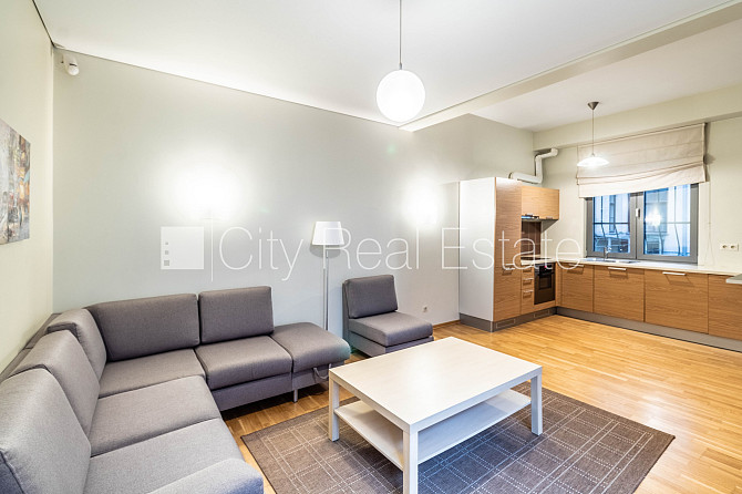 Projekts - Kalpaka Residence, renovēta māja, iežogota teritorija, ieeja no ielas, ir lifts, Rīga - foto 2