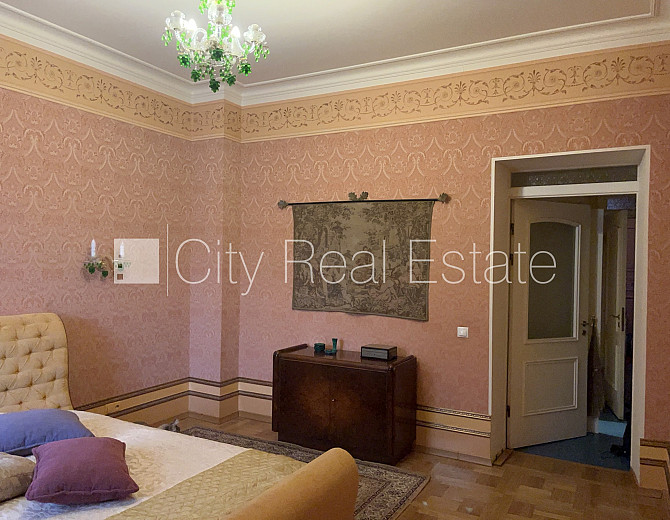 Jaunceltne, fasādes māja, slēgts pagalms, vieta vairākām automašīnām, ieeja no ielas, logi Rīga - foto 6