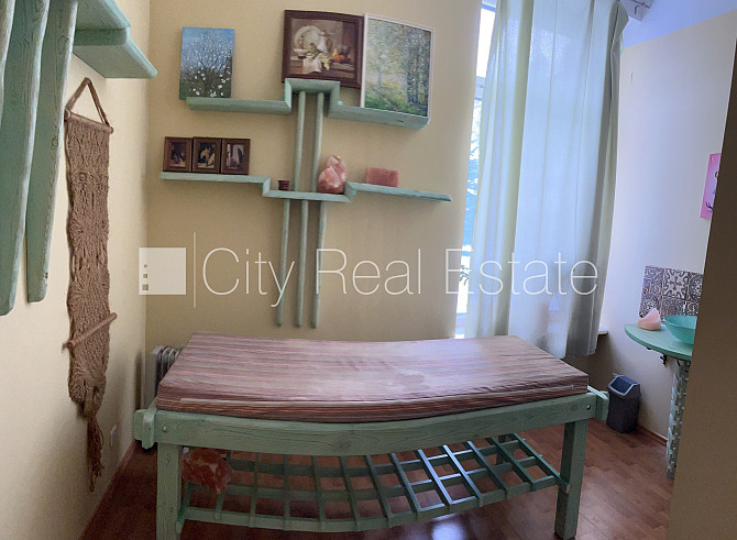 Jaunceltne, fasādes māja, slēgts pagalms, vieta vairākām automašīnām, ieeja no ielas, logi Rīga - foto 13