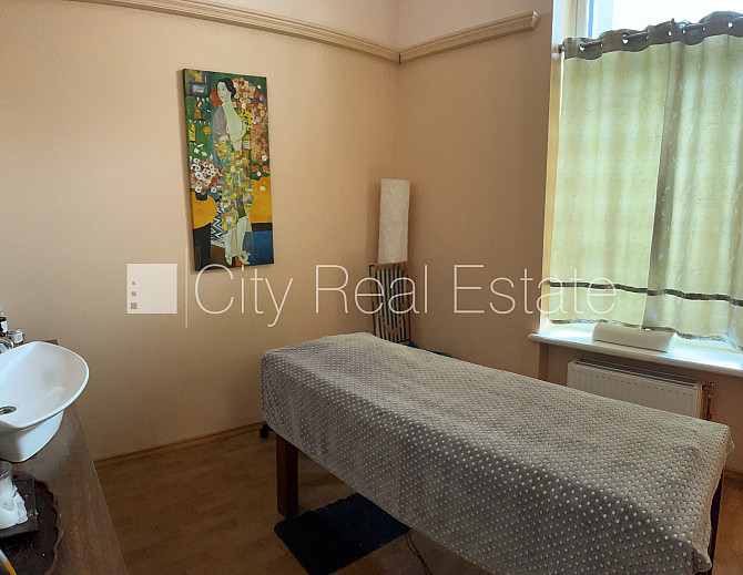 Jaunceltne, fasādes māja, slēgts pagalms, vieta vairākām automašīnām, ieeja no ielas, logi Rīga - foto 14