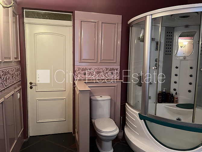 Jaunceltne, fasādes māja, slēgts pagalms, vieta vairākām automašīnām, ieeja no ielas, logi Rīga - foto 8