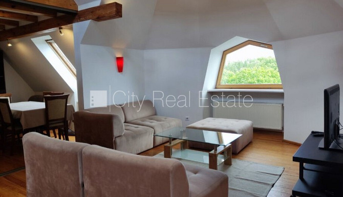 Fasādes māja, ieeja no ielas, mansards, sauna, caurstaigājamas izolētas istabas, augstie Rīga - foto 5