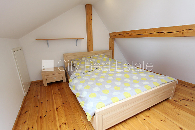 Fasādes māja, ieeja no ielas, mansards, sauna, caurstaigājamas izolētas istabas, augstie Rīga - foto 9