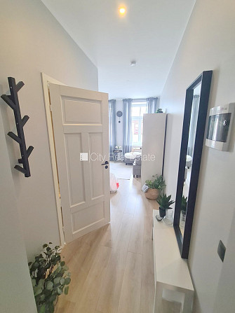 Fasādes māja, renovēta māja, slēgts pagalms, ieeja no ielas un pagalma, kāpņu telpa pēc Rīga - foto 7