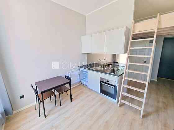 Фасадный дом, реновированный дом, закрытый двор, вход с улицы и со двора, Rīga