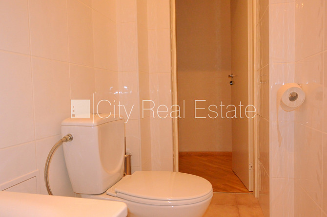 Fasādes māja, renovēta māja, slēgts pagalms, ieeja no ielas, kāpņu telpa pēc kapitālā Rīga - foto 6