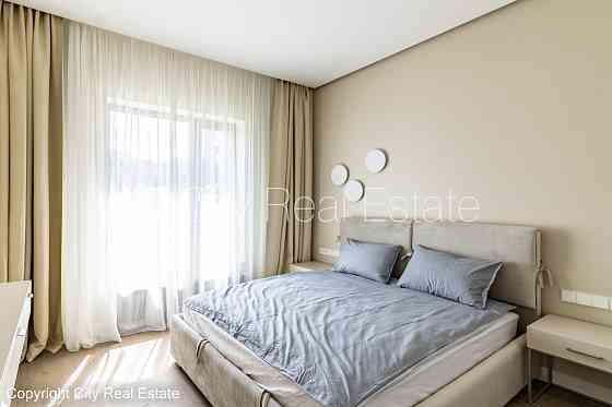 Новостройка, благоустроенная озеленённая территория, закрытая территория, Юрмала