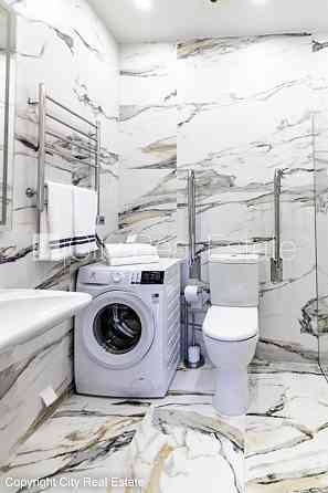 Новостройка, благоустроенная озеленённая территория, закрытая территория, Юрмала