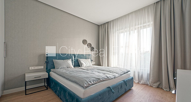 Новостройка, зеленая территория, благоустроенный озеленённый двор, территория Юрмала - изображение 2