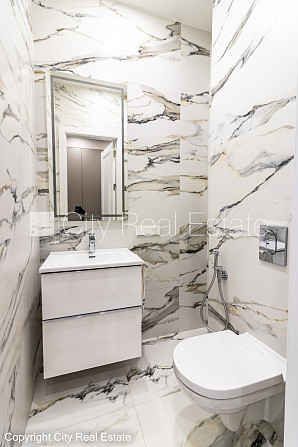 Новостройка, благоустроенный озеленённый двор, закрытый двор, территория Юрмала - изображение 6