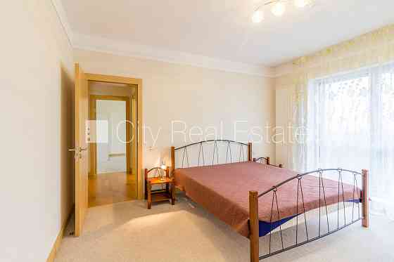 Проект - Panorama Plaza (Панорама Плаза), благоустроенный озеленённый двор, во дворе Rīga