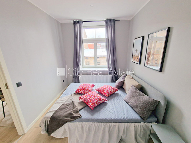 Fasādes māja, renovēta māja, slēgts pagalms, ieeja no ielas un pagalma, kāpņu telpa pēc Rīga - foto 10