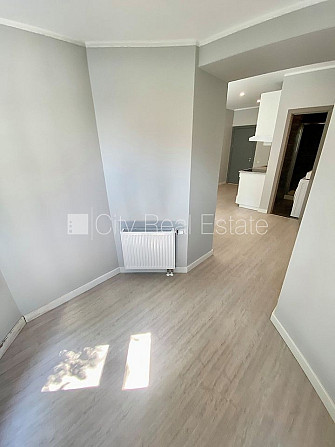 Fasādes māja, renovēta māja, labiekārtots apzaļumots pagalms, slēgts pagalms, ieeja no Rīga - foto 13