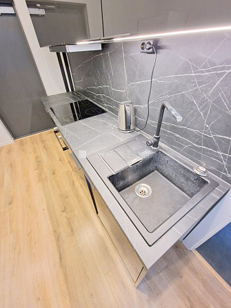 Fasādes māja, renovēta māja, slēgts pagalms, ieeja no ielas un pagalma, ir lifts, kāpņu Rīga - foto 6