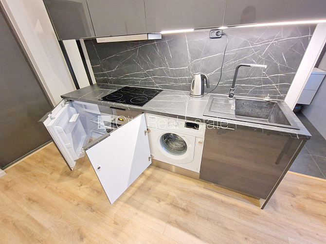 Fasādes māja, renovēta māja, slēgts pagalms, ieeja no ielas un pagalma, ir lifts, kāpņu Rīga - foto 5