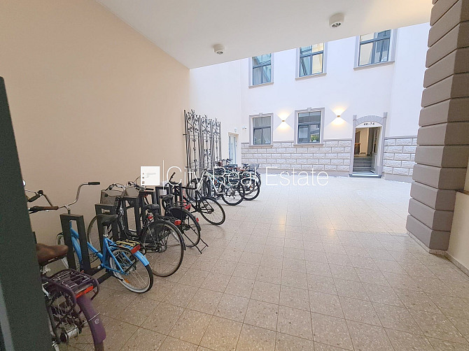 Fasādes māja, renovēta māja, slēgts pagalms, ieeja no ielas un pagalma, ir lifts, kāpņu Rīga - foto 20