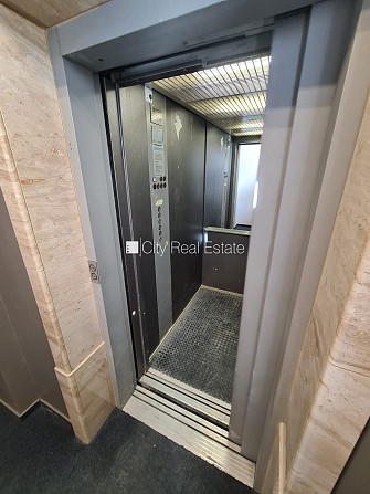 Fasādes māja, renovēta māja, slēgts pagalms, ieeja no ielas un pagalma, ir lifts, kāpņu Rīga - foto 16