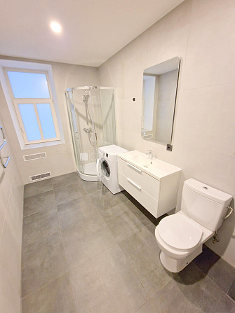 Fasādes māja, renovēta māja, slēgts pagalms, ieeja no ielas un pagalma, ir lifts, kāpņu Rīga - foto 20