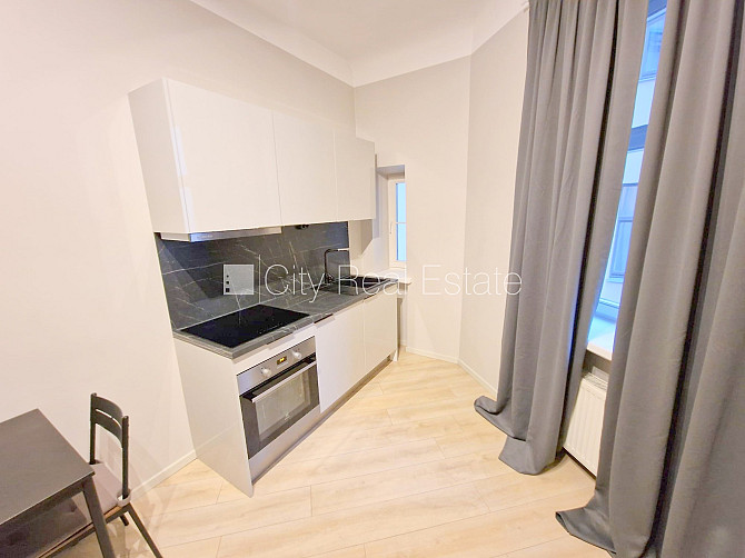 Fasādes māja, renovēta māja, slēgts pagalms, ieeja no ielas un pagalma, ir lifts, kāpņu Rīga - foto 7