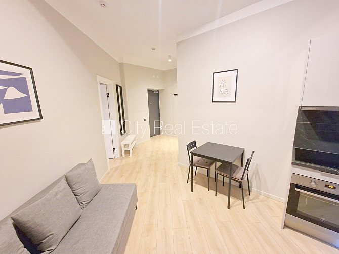 Fasādes māja, renovēta māja, slēgts pagalms, ieeja no ielas un pagalma, ir lifts, kāpņu Rīga - foto 2