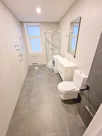 Fasādes māja, renovēta māja, slēgts pagalms, ieeja no ielas un pagalma, ir lifts, kāpņu Rīga - foto 19