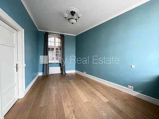 Дом во дворе, реновированный дом, закрытая территория, вход со двора, лифт, Rīga