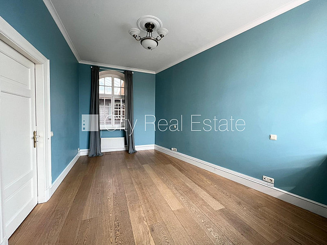 Pagalma māja, renovēta māja, slēgta teritorija, ieeja no pagalma, ir lifts, kāpņu telpa pēc Rīga - foto 4