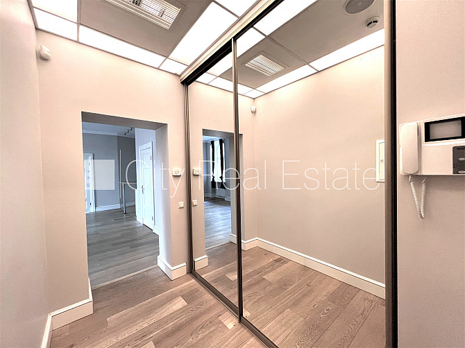 Pagalma māja, renovēta māja, slēgta teritorija, ieeja no pagalma, ir lifts, kāpņu telpa pēc Rīga - foto 7