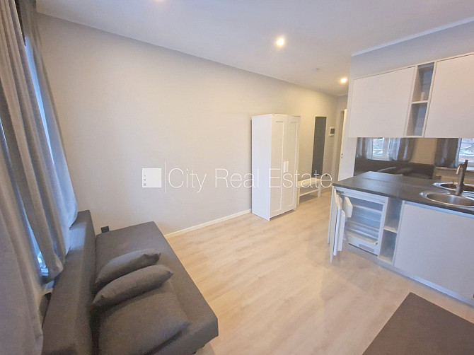 Фасадный дом, реновированный дом, закрытый двор, вход с улицы и со двора, Рига - изображение 4