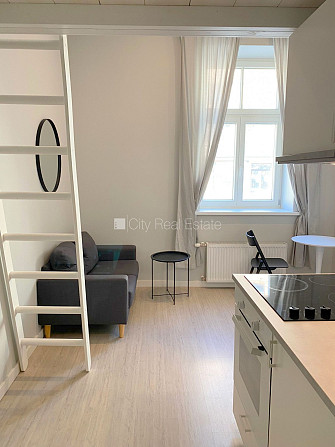 Фасадный дом, реновированный дом, закрытый двор, вход с улицы, лестничная клетка Рига - изображение 11