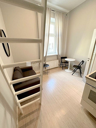 Фасадный дом, реновированный дом, закрытый двор, вход с улицы, лестничная клетка Рига - изображение 5