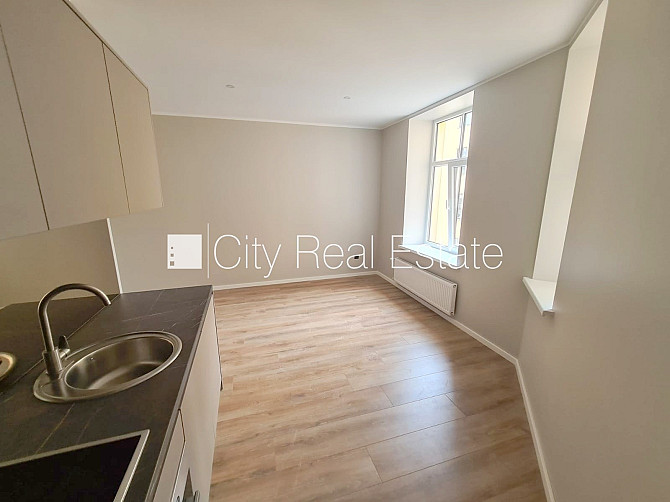 Фасадный дом, реновированный дом, закрытый двор, вход с улицы и со двора, Рига - изображение 3