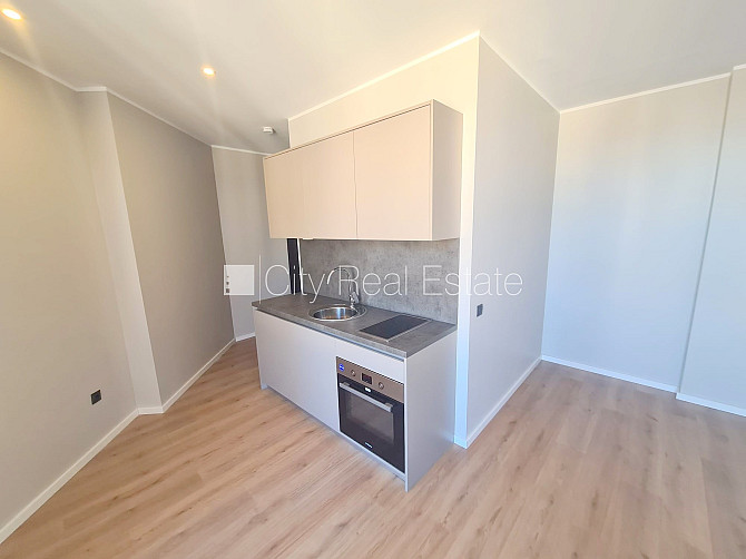 Фасадный дом, реновированный дом, закрытый двор, вход с улицы и со двора, Рига - изображение 4