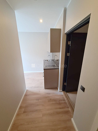 Фасадный дом, реновированный дом, закрытый двор, вход со двора, лестничная клетка Рига - изображение 13