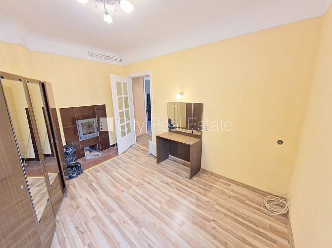 Фасадный дом, реновированный дом, вход с улицы, лестничная клетка после Рига - изображение 8