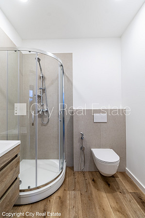 Rindu māja, energo efektīva māja, labiekārtota apzaļumota teritorija, iežogota teritorija ar Rīga - foto 10