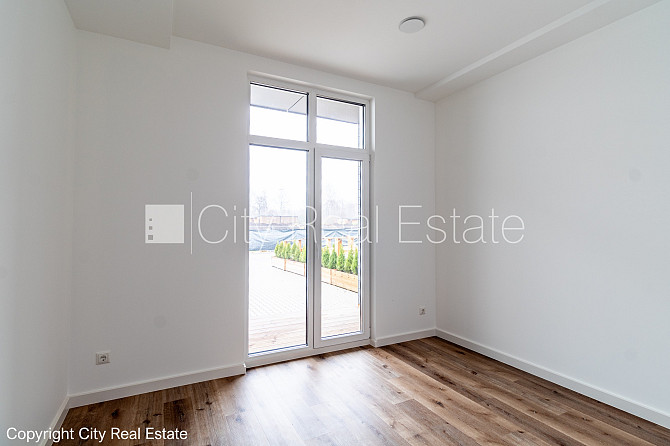 Rindu māja, energo efektīva māja, labiekārtota apzaļumota teritorija, iežogota teritorija ar Rīga - foto 14