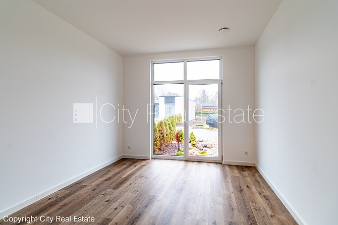 Rindu māja, energo efektīva māja, labiekārtota apzaļumota teritorija, iežogota teritorija ar Rīga - foto 13