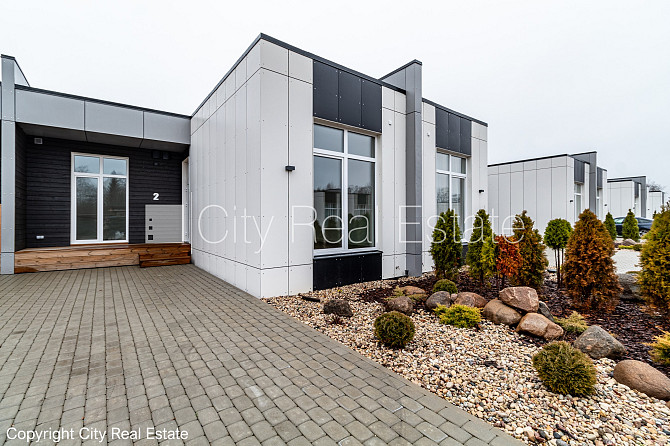 Rindu māja, energo efektīva māja, labiekārtota apzaļumota teritorija, iežogota teritorija ar Rīga - foto 1