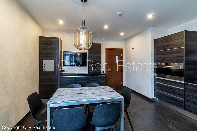 Fasādes māja, renovēta māja, slēgts pagalms, pazemes autostāvvieta, ieeja no ielas, luksuss Rīga - foto 8