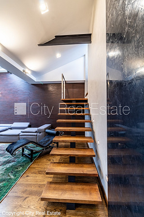 Fasādes māja, renovēta māja, slēgts pagalms, pazemes autostāvvieta, ieeja no ielas, luksuss Rīga - foto 14