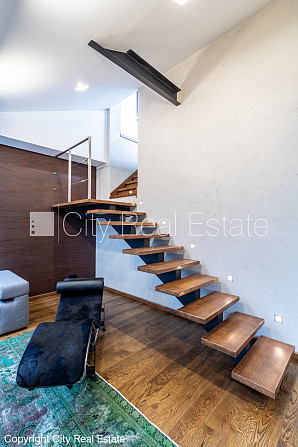 Fasādes māja, renovēta māja, slēgts pagalms, pazemes autostāvvieta, ieeja no ielas, luksuss Rīga - foto 13