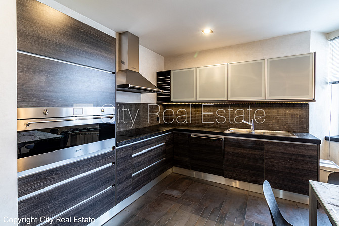 Fasādes māja, renovēta māja, slēgts pagalms, pazemes autostāvvieta, ieeja no ielas, luksuss Rīga - foto 6